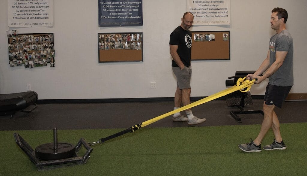 40 year old man strength training in Tucson, representing endurance and VO2 Max training benefits.